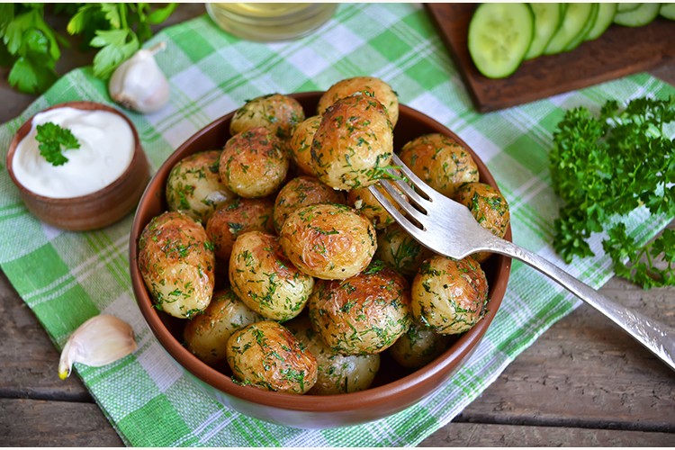 Ofenkartoffeln mit Knoblauchsauce