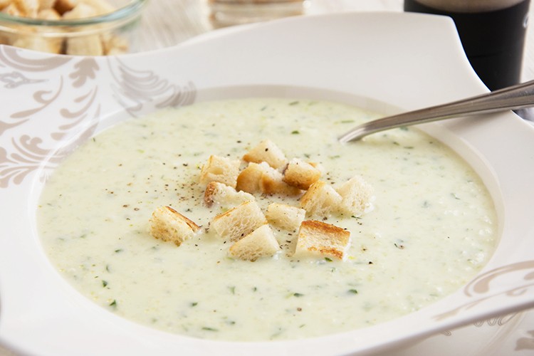 Gurkensuppe