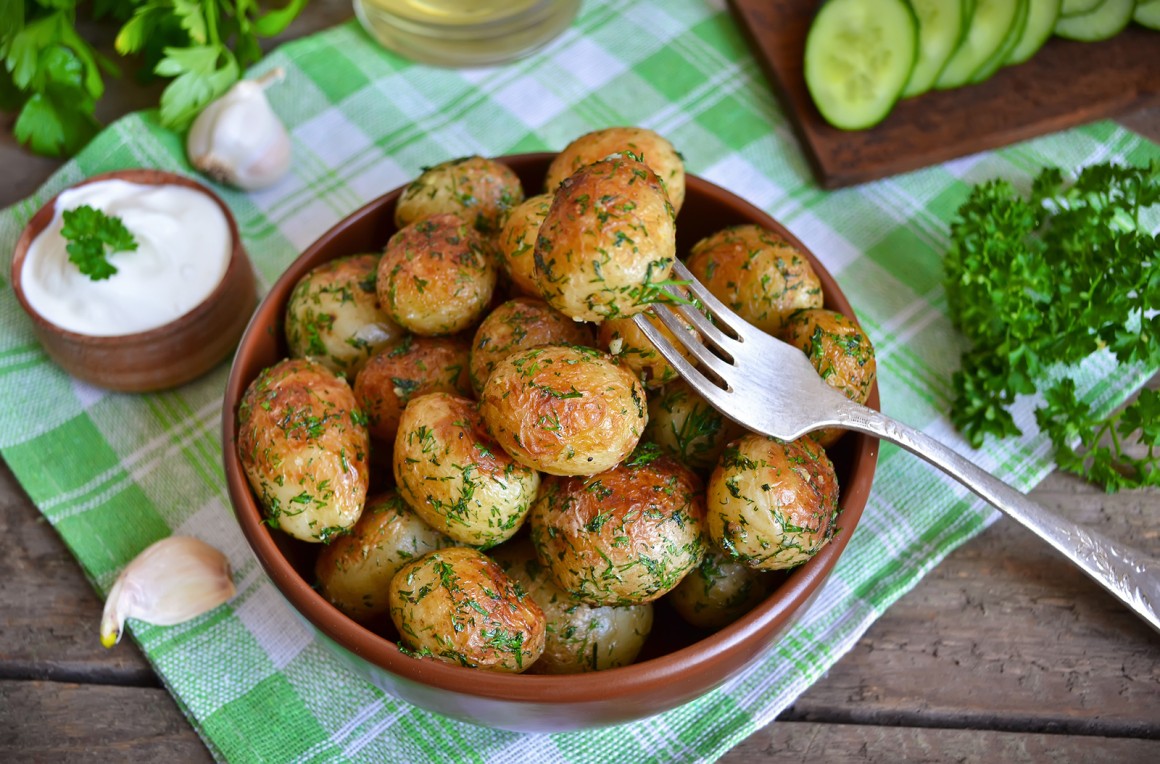 Ofenkartoffeln mit Knoblauchsauce