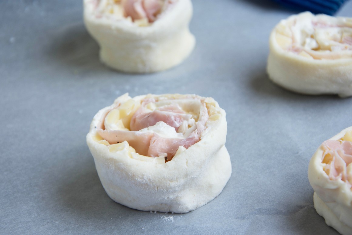 Blätterteig-Schnecken mit Schinken und Käse