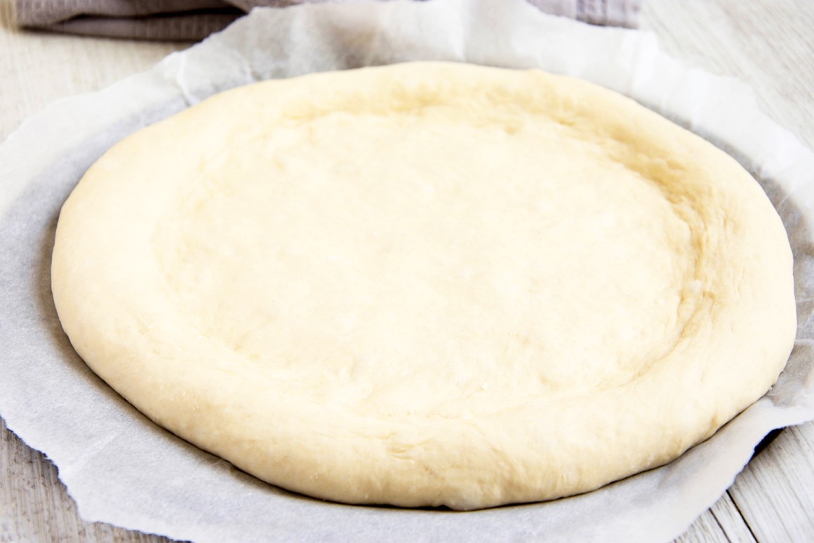 Fluffiger Pizzateig mit frischer Hefe