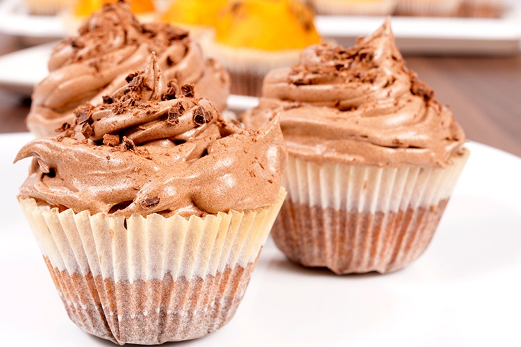 Cupcakes mit Schokoladen-Topping
