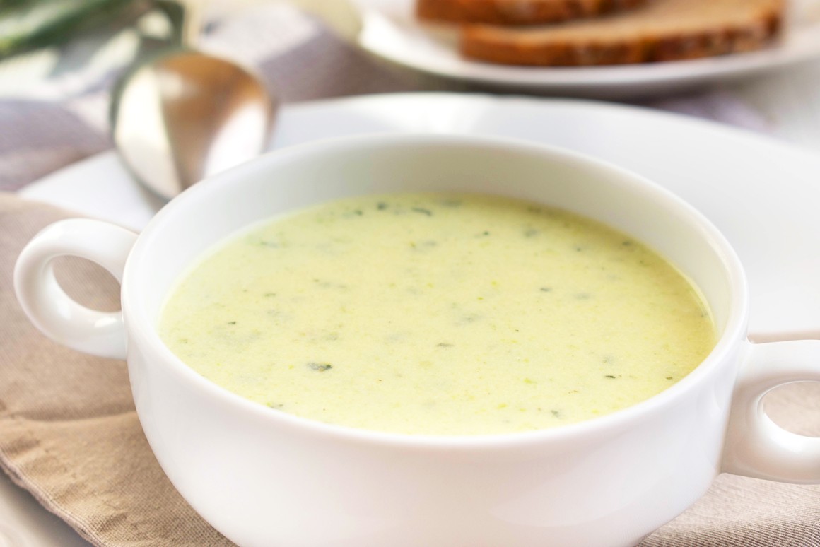 Zucchini-Suppe