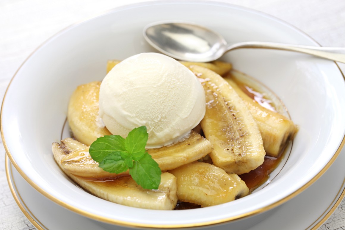 Flambierte Banane mit Vanilleeis