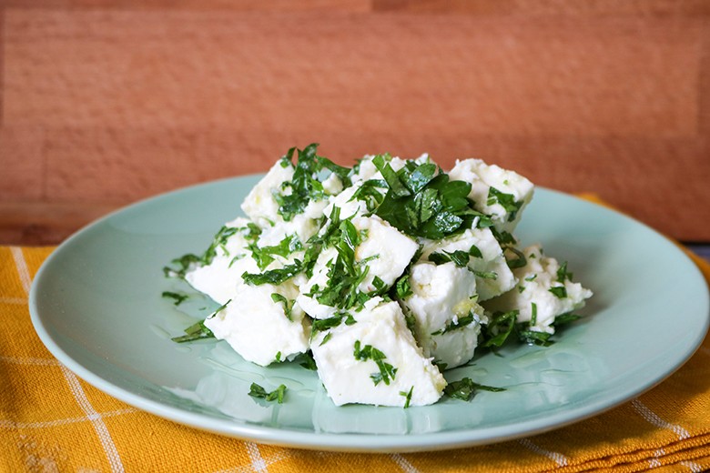 Marinierter Ziegenkäse