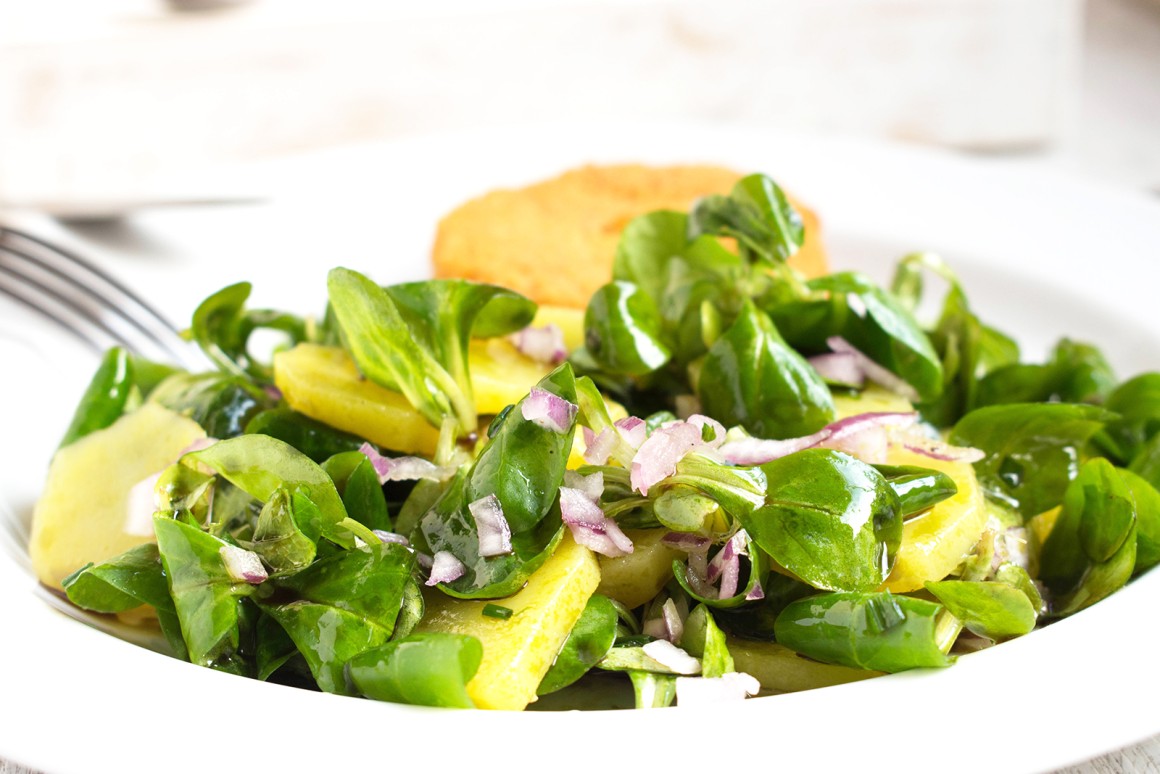 Feldsalat mit Kartoffeln