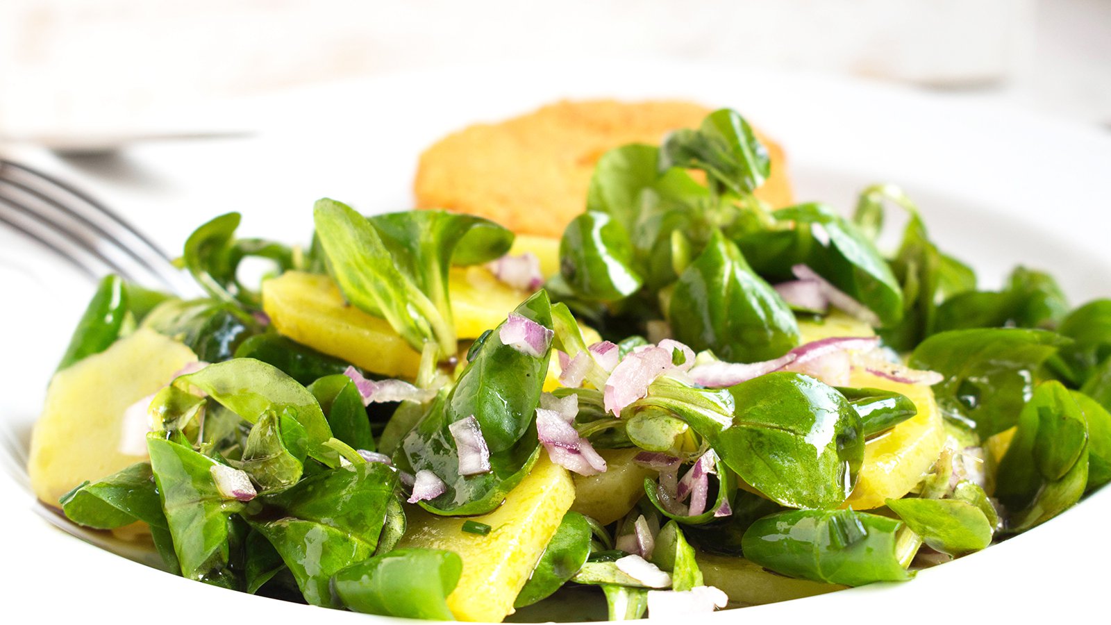 Feldsalat mit Kartoffeln