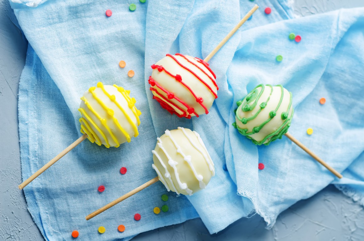 Cake Pops mit weißer Schokolade