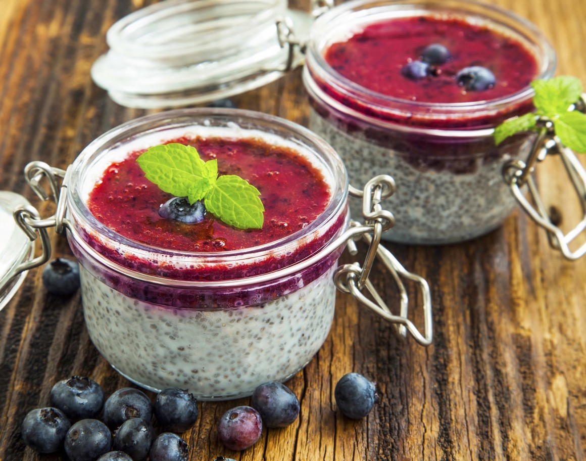 Chiasamen-Pudding mit Blaubeeren