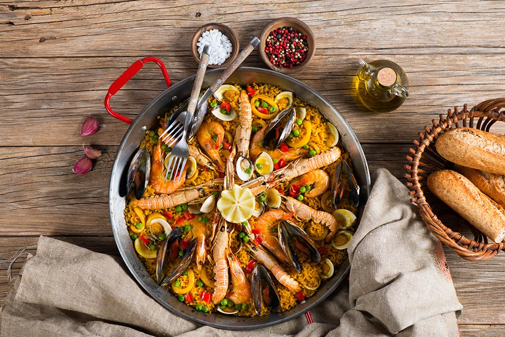 Spanische Paella mit Meeresfrüchten