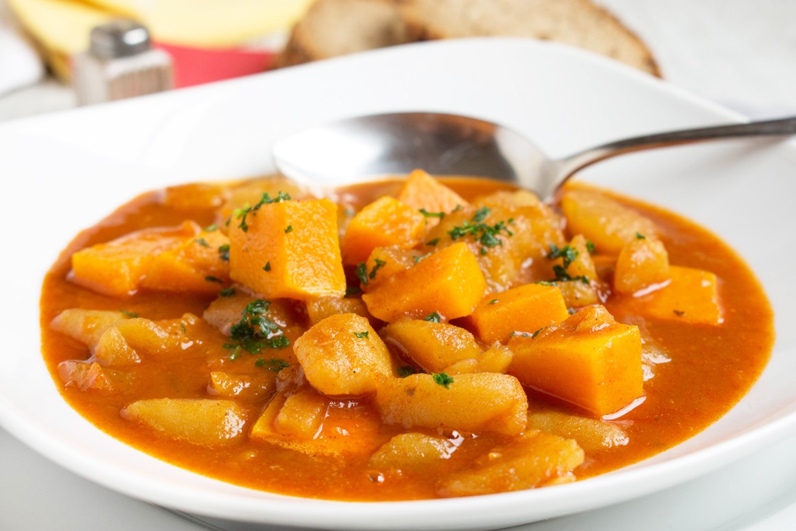 Gulaschsuppe mit Kürbis