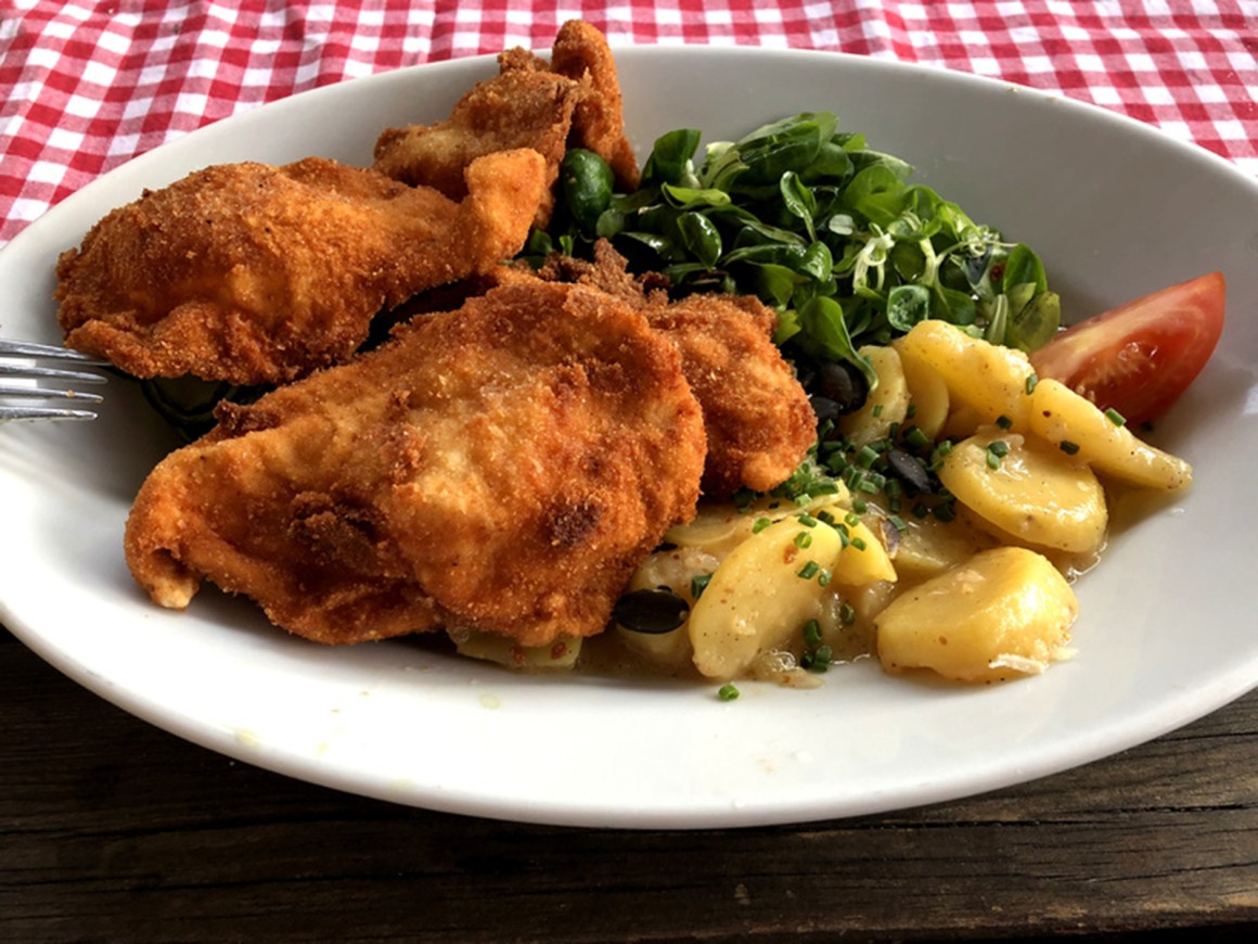 Steirischer Backhendlsalat