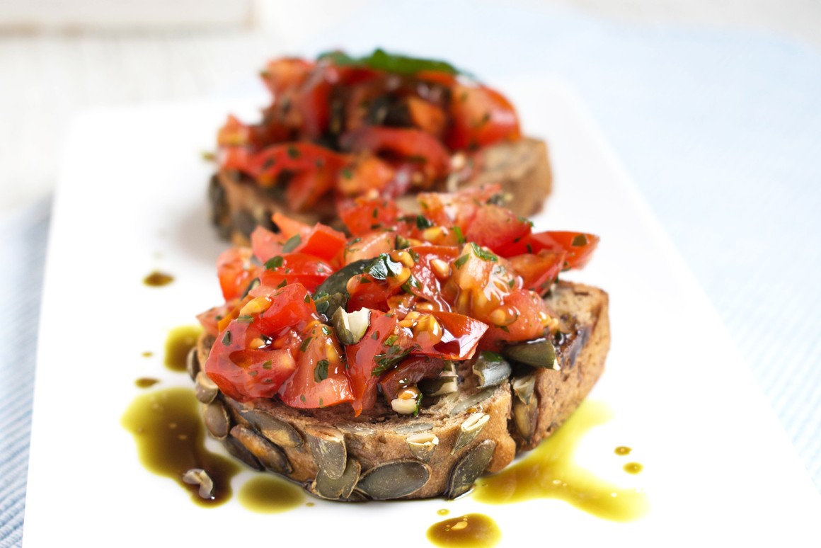 Bruschetta mit Kürbiskernen