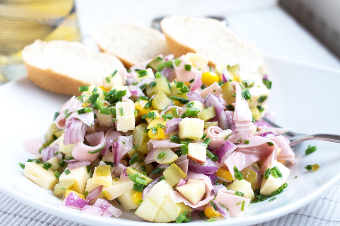 Wurstsalat mit Käse