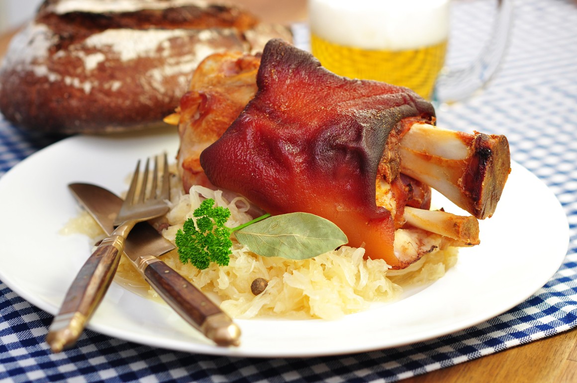 Schweinshaxe mit Kraut - Rezept