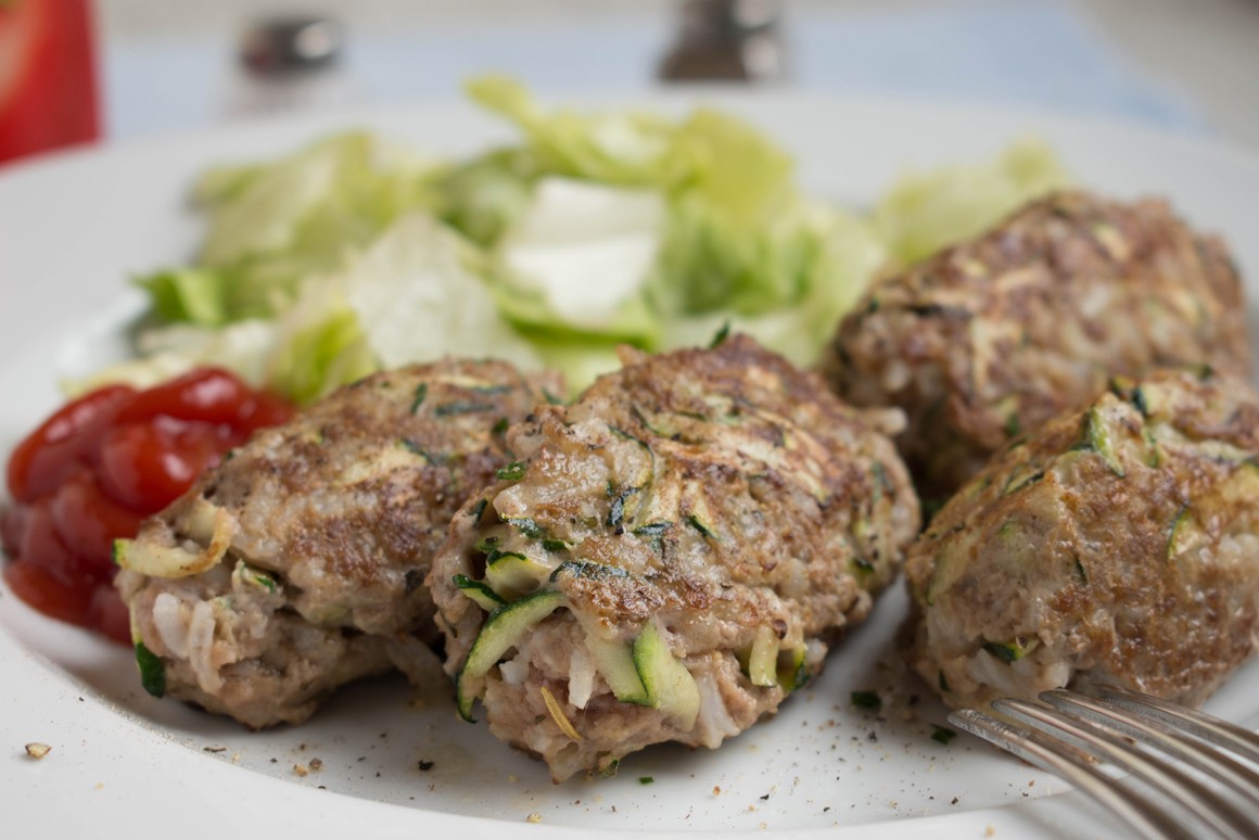 Cevapcici mit Zucchini