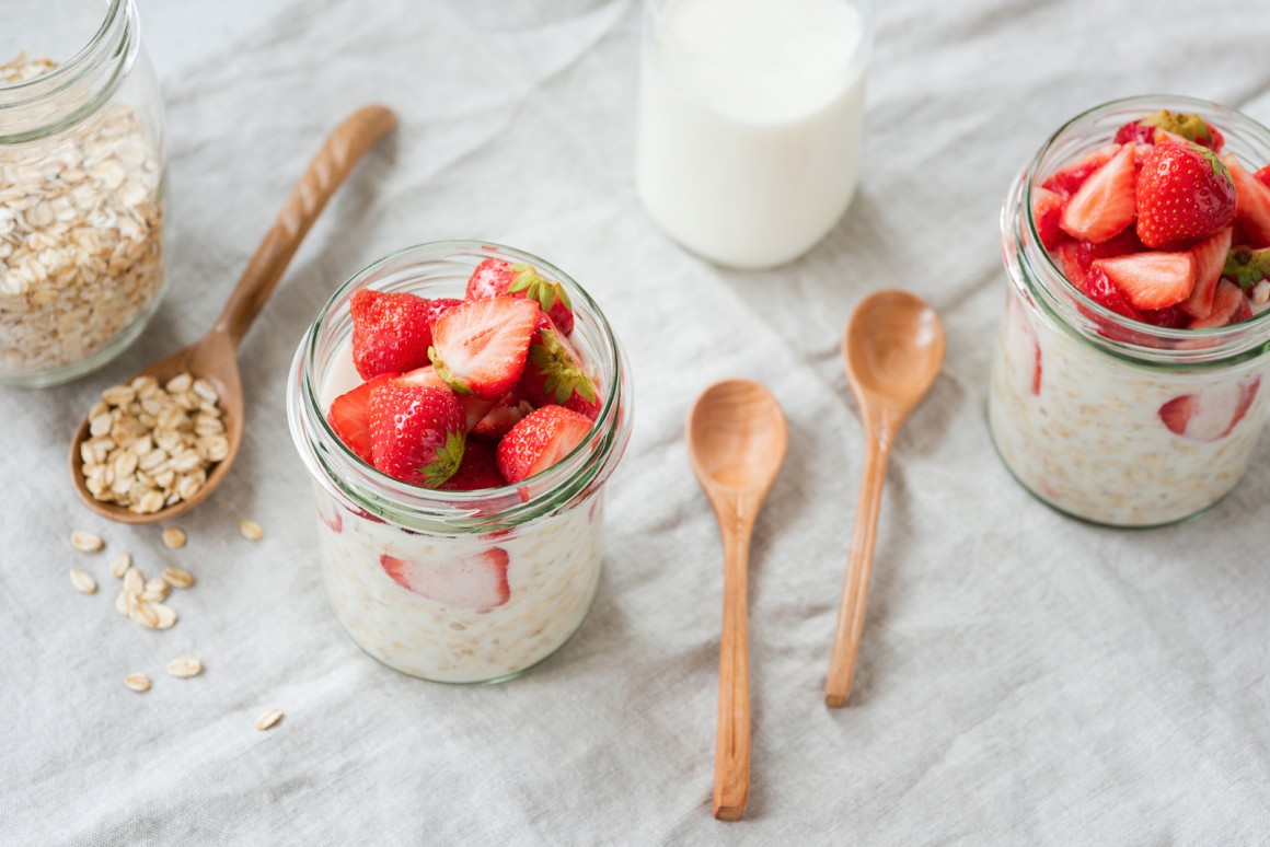 vegane Overnight Oats mit Erdbeeren