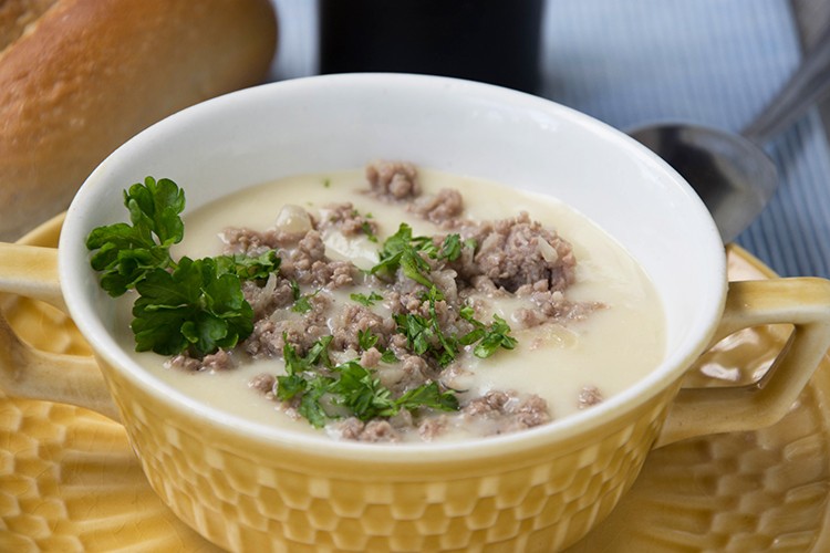 Käse-Lauchsuppe mit Hackfleisch