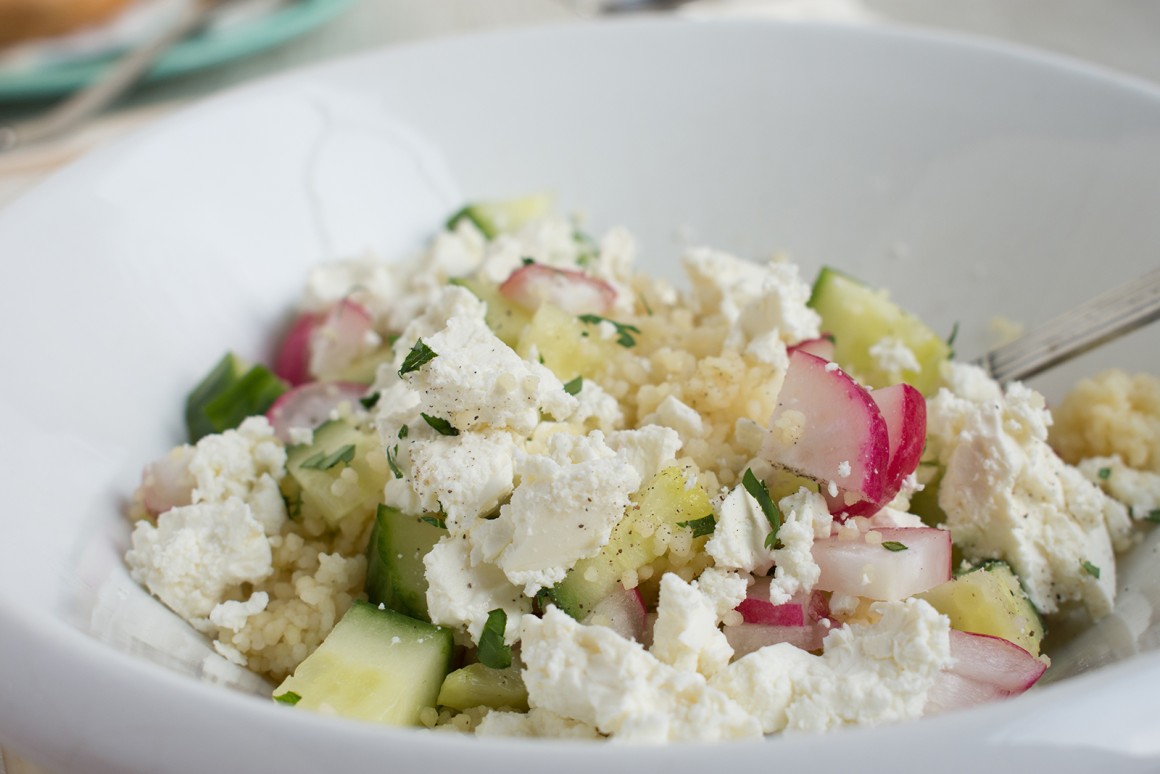 Quinoa-Salat mit Radieschen und Feta