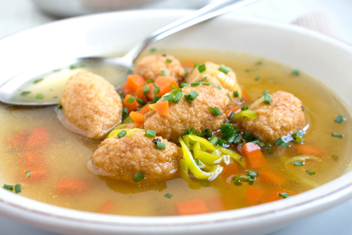 Grießschöberlsuppe