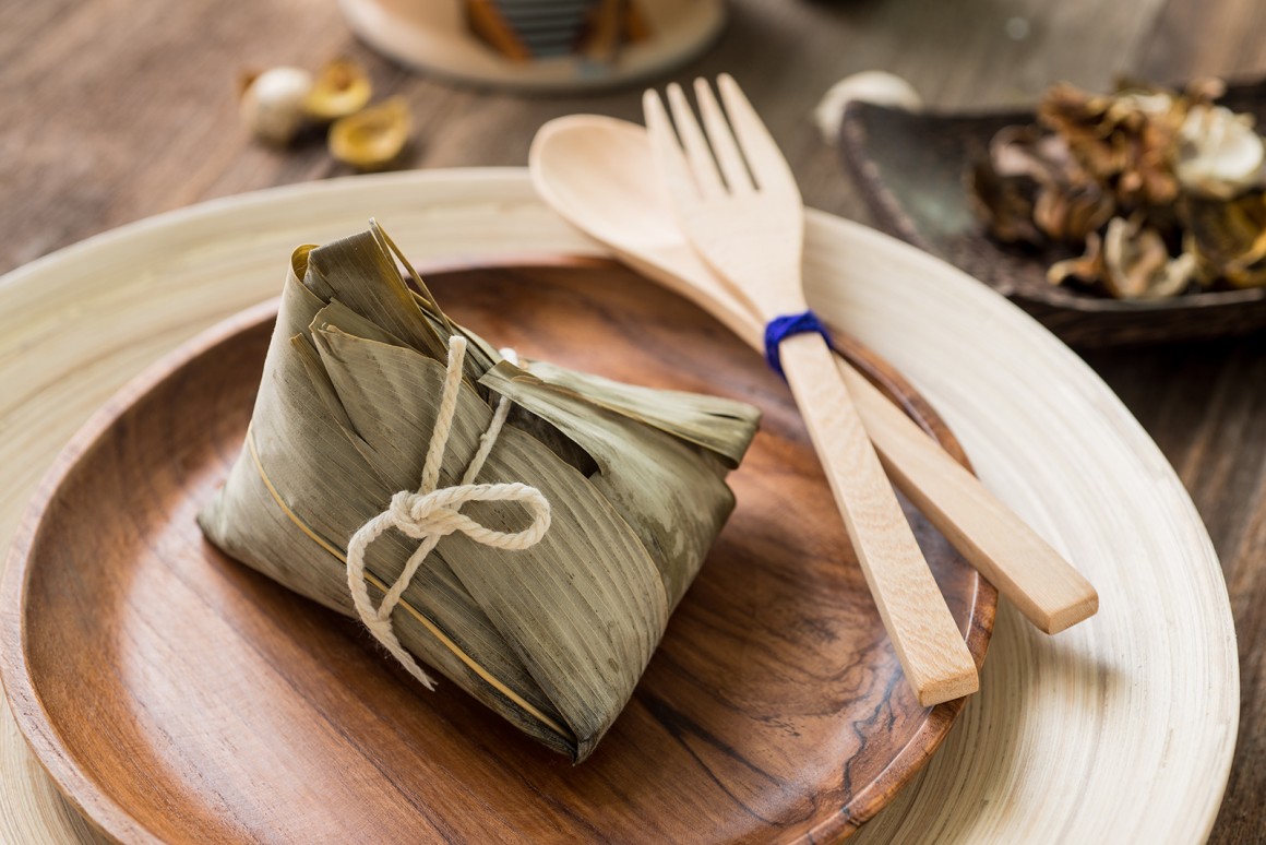 Zongzi mit roten Bohnen und Datteln