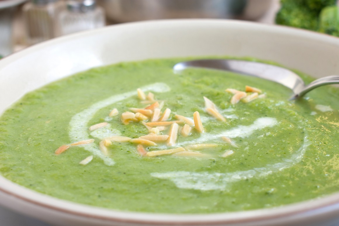 Brokkoli-Mandel-Suppe