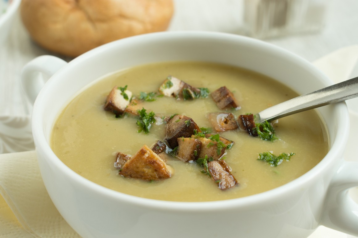 Erbsensuppe mit Räuchertofu