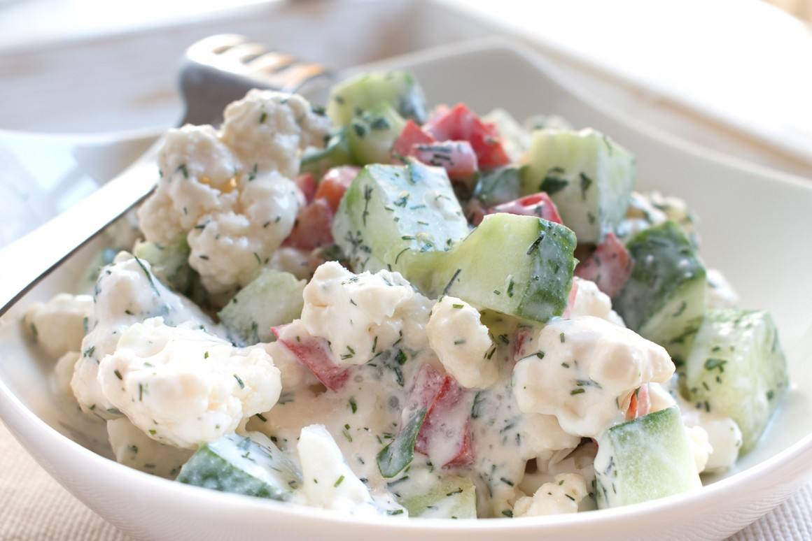 Salat mit Blumenkohl, Paprika und Mais - Rezept