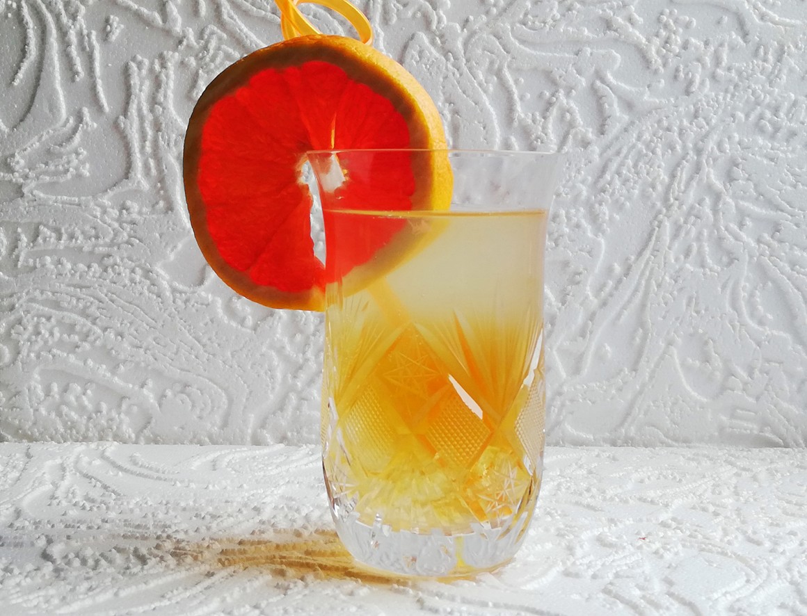 Mai Tai Half Moon