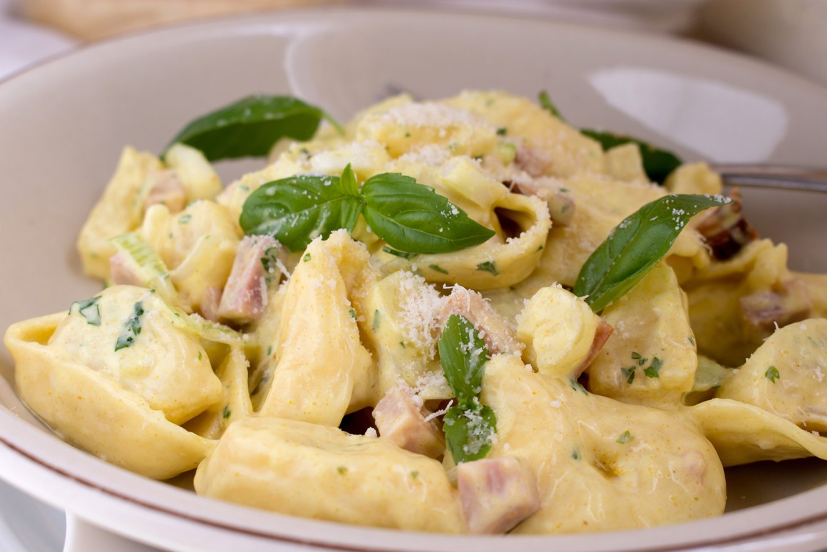Tortellinisalat
