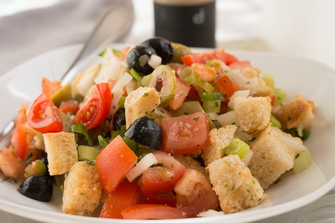 Tomaten-Brot-Salat