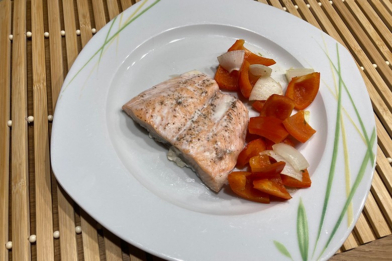 Wildlachs mit Paprikagemüse