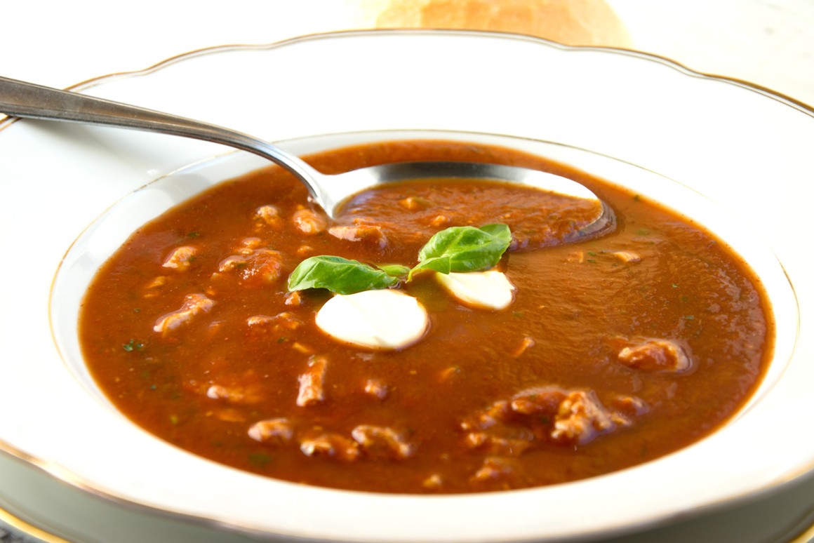 Tomatensuppe mit Hähnchenfleisch