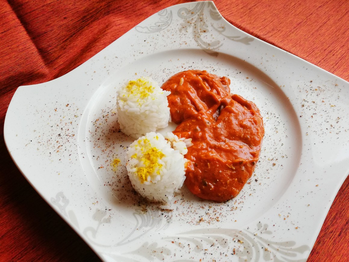 Veganes rotes Gemüsecurry