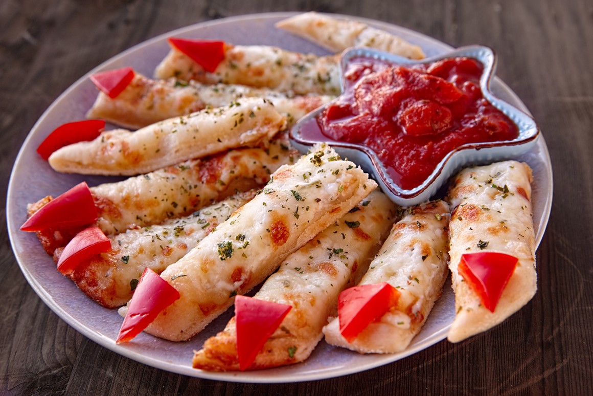 Halloween-Finger-Pizzasticks