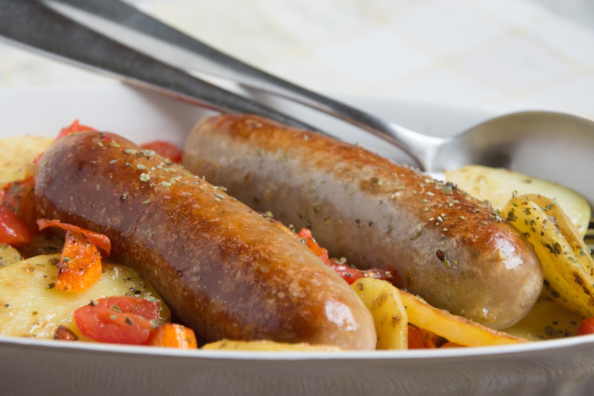 Bratwurst mit gebackenen Kartoffeln - Rezept