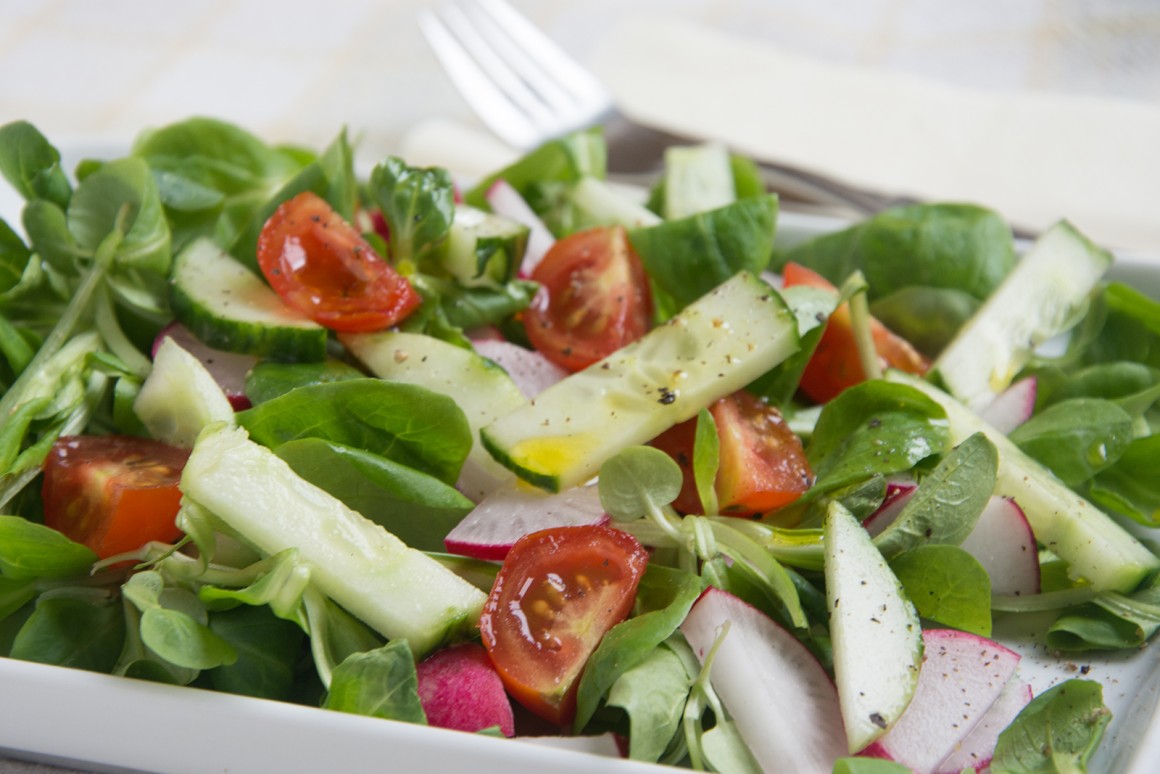 Feldsalat mit Himbeerdressing - Rezept