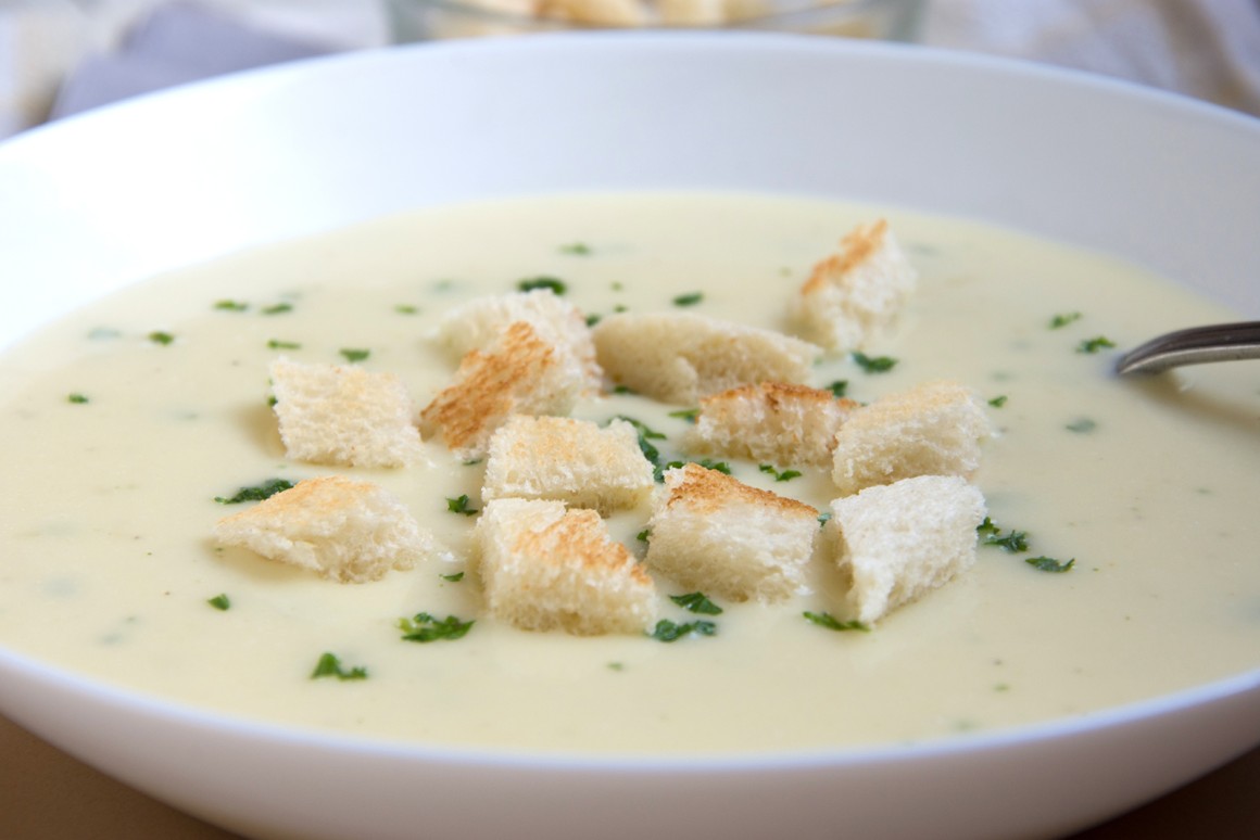 Feine Brotsuppe mit Kräutern - Rezept