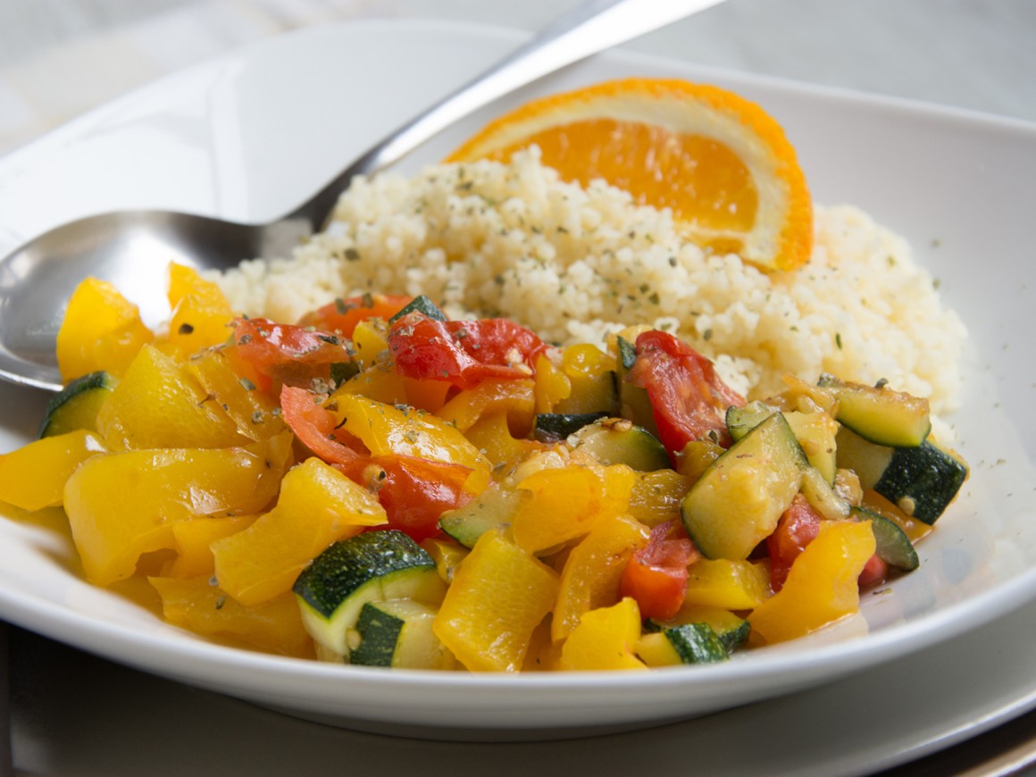 Pfannengemüse mit Orangen-Couscous