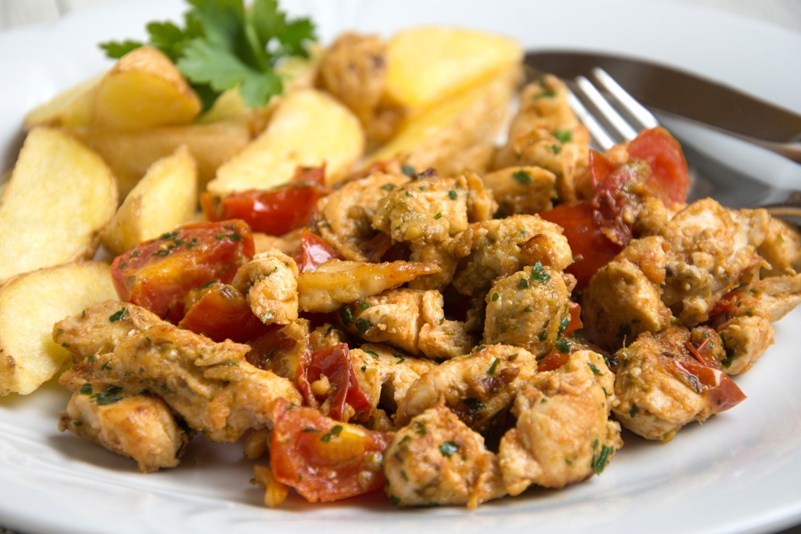 Hähnchenbrust mit Kartoffelspalten
