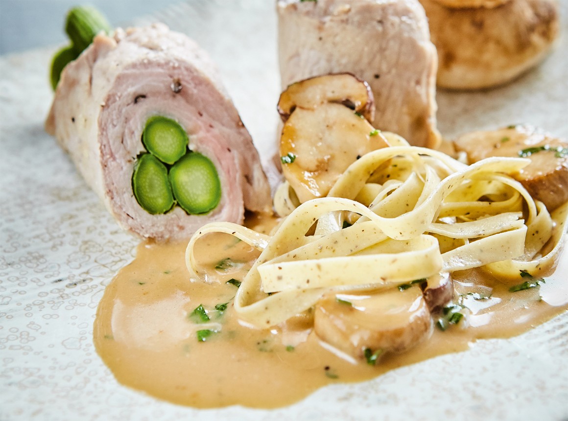 Gefüllte Schnitzel mit Pilz-Tagliatelle
