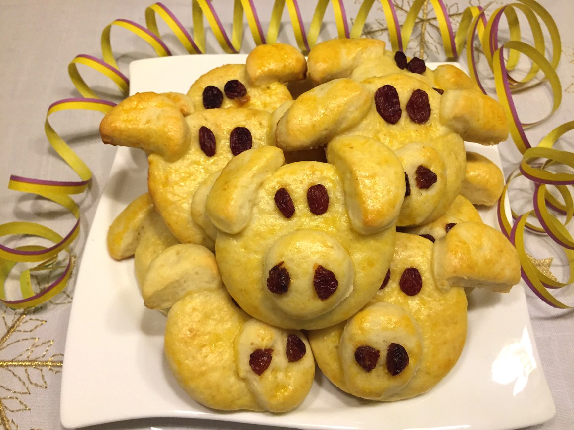 Glücksschweinchen aus Quark-Öl-Teig