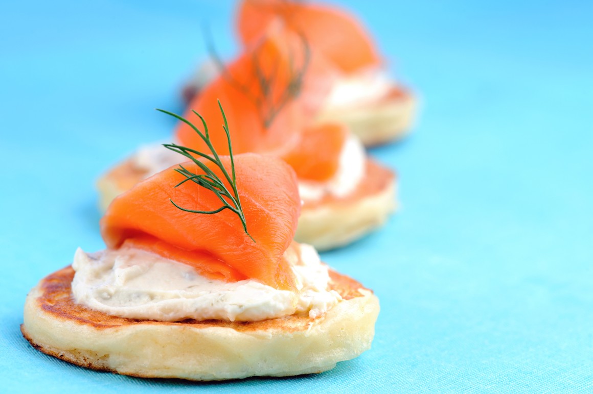 Kleine Pfannkuchen mit Lachs - Rezept
