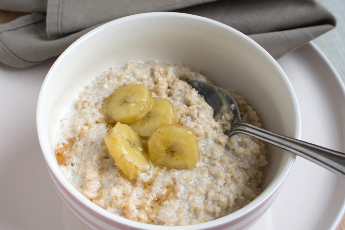 Oatmeal mit karamellisierter Banane - Rezept