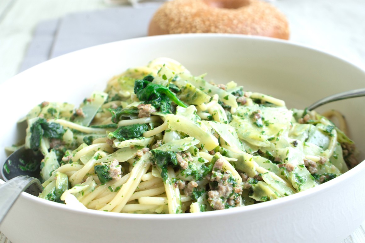 Spaghetti mit grüner Sauce
