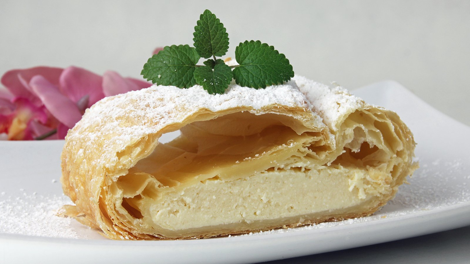 Quarkstrudel mit Blätterteig - Rezept