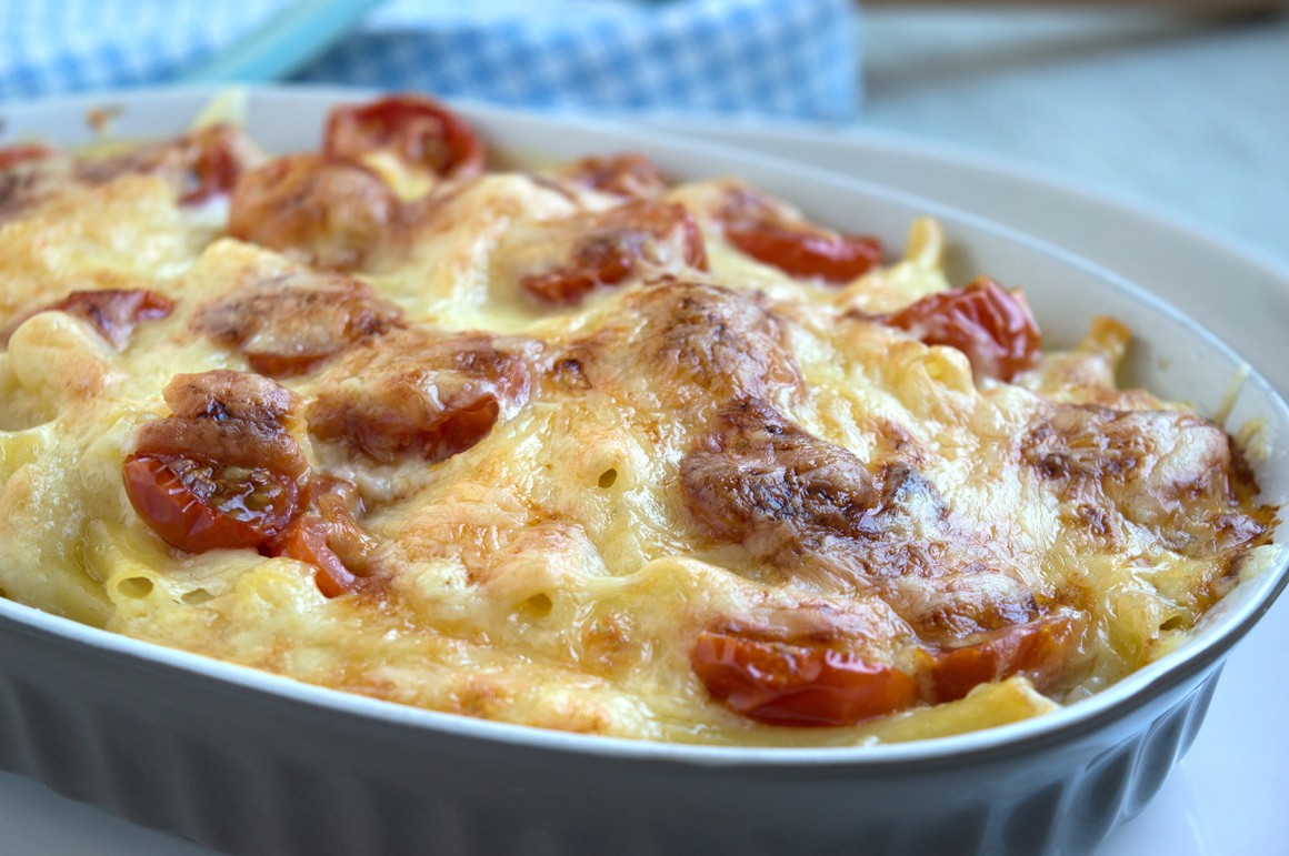 Makkaroni-Auflauf mit Tomaten