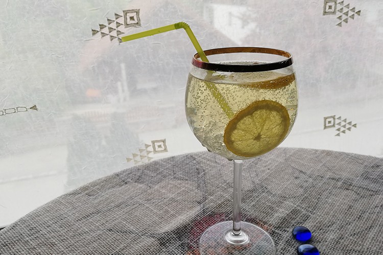 Lemon squash lemonade