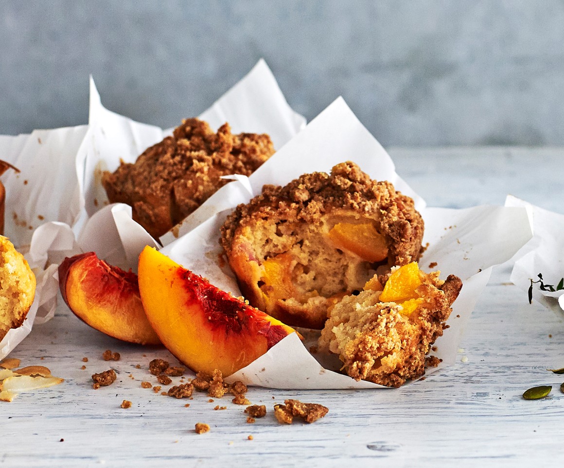 Pfirsichmuffins mit Streusel