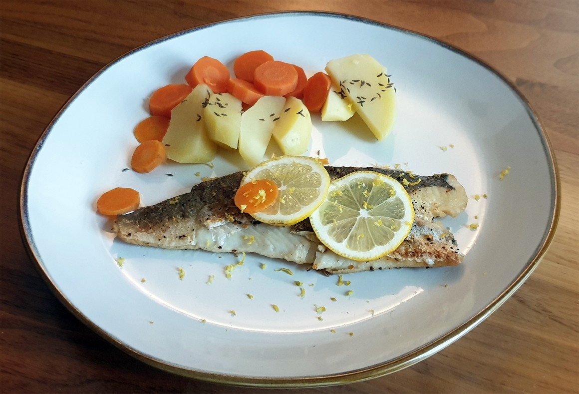 Wolfsbarschfilet gebraten